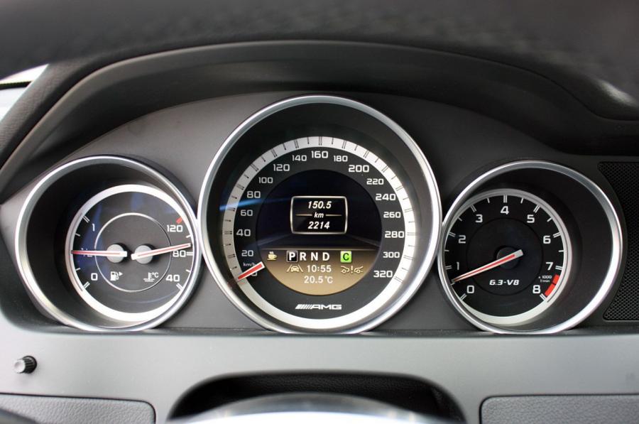  Mercedes-Benz C63 AMG Coupe 2012 года  (фото 48 из 113)